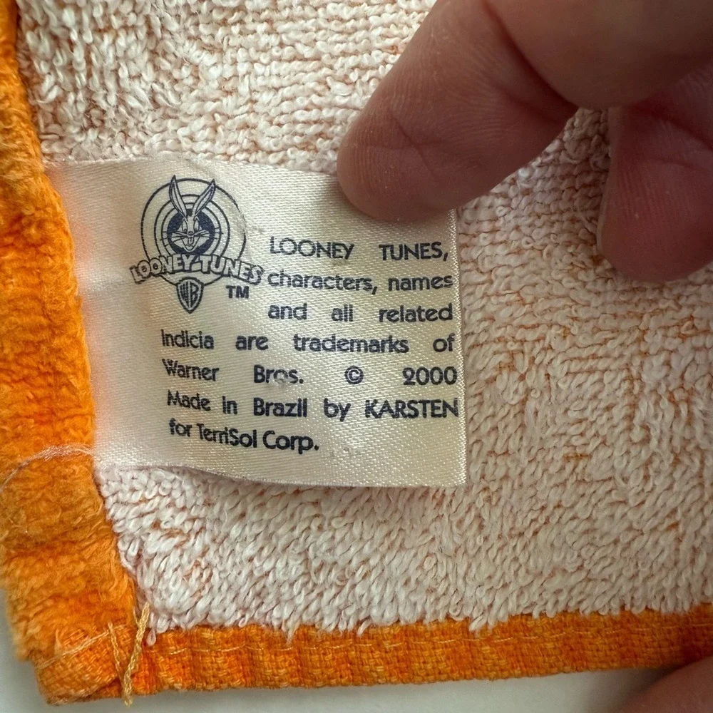 Vintage 2000 Warner Bros. Looney Tunes  beach Towel‎ Tasmanian devil cartoon